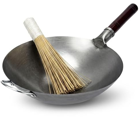 KAAMUT® Wok Professionnel 36 cm – Acier Carbone Martelé à la Main – Fond Rond – Qualité Professionnelle – Manche en Bois & Acier – Brosse en Bambou Incluse