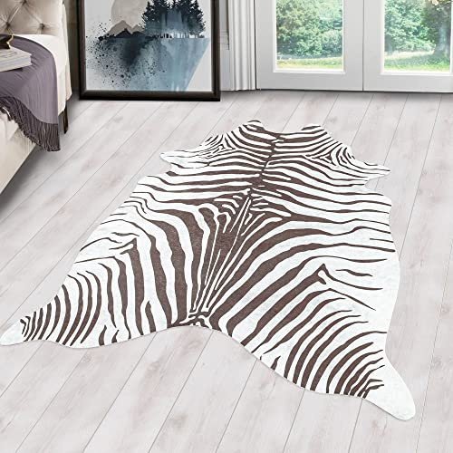 Carpetsale24 Kunstfell Teppich Braun-Creme – 150x200 cm – Waschbar & tierleidfrei – Täuschend echtes Design – rutschfeste Rückseite – Weich & vielseitig für Wohnzimmer, Schlafzimmer & Wanddeko