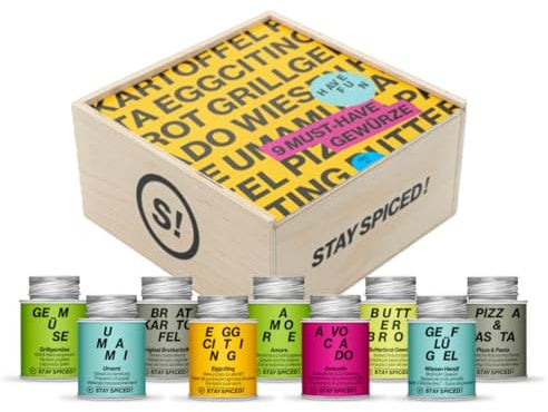 STAY SPICED ! Top 9 Gewürze Set in hochwertiger Holzbox I 9 Gewürzmischungen für Anfänger oder Profi I Gewürze Geschenkset für jeden Geschmack I inkl. unserer beliebten Gewürze: Umami, Amore & Avocado