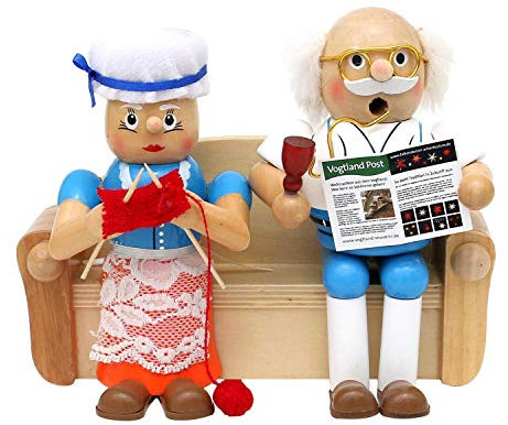 Dekohelden24 Holz Räucherfigur Oma und Opa auf Sofa, Maße ca. 17,5 x 7,5 x 15 cm