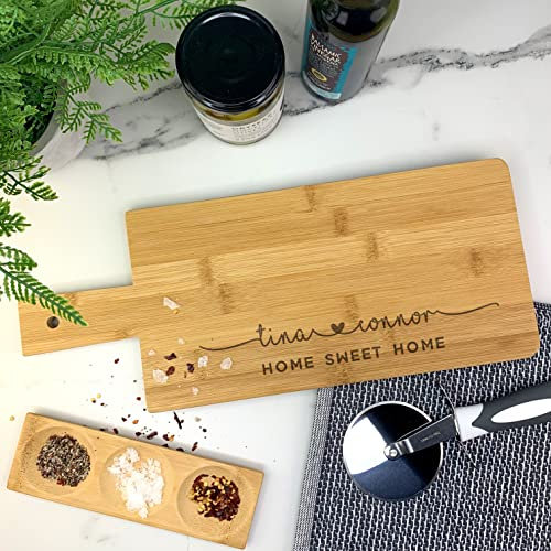 eBuyGB Personalised Paddle Chopping Board, Engraved Cheeseboard, Cutting Board for 5th Wedding Anniversary, Engagement, Valentine's Gift for Couples