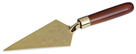 Cazzuola massonica con manico in legno e lama dorata decorata