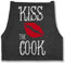 Schürze - Kochschürze lustig - Kiss the cook I Geschenk Kochen - 85x69 - Jeans Schwarz - für sie koch kochschürzen cooking küchen damenschürzen männer englisch küche bäckerschürzen spruch