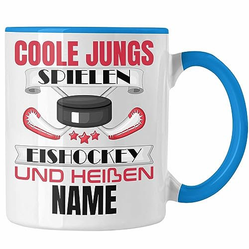 Trendation - Eishockey Tasse Geschenk Personlaisiert NAME Coole Jungs Spielen Eishockey und Heißen NAME (Blau)