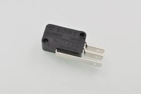 Europart TOP ORIGINAL Mikroschalter gorenje 700335 an Pumpentopf für Geschirrspüler, Schwarz, Kunststoff, Eingebaut, 42 mm x 22 mm x 11 mm