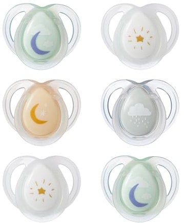 Tommee Tippee Nighttime Dummies, 0-6months, 6 pack of glow in the dark Dummiess with symmetrical silicone baglet