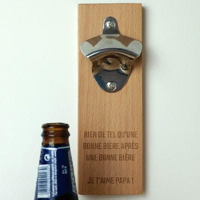 CADEAUX.COM - Décapsuleur Personnalisable - Ouvre-Bouteille Mural - Décapsuleur Métal sur Plaque en Bois Massif - Idée Cadeau Personnalisé Avec Prénom et Message