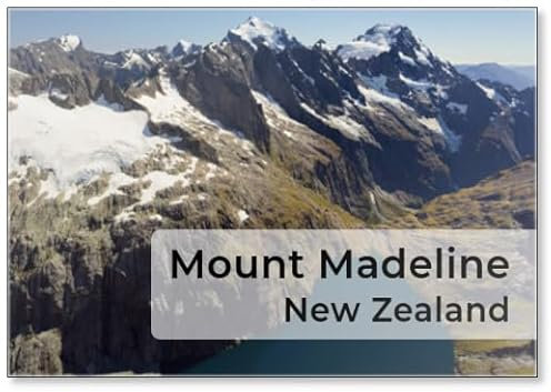 Mount Madeline, Lake Turner, Fiordland Nationalpark, Southern Alps, Southland, Südinsel, Neuseeland Fridge Magnet