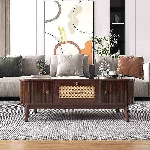 Gelukueub Couchtisch - Rattan-Kaffeetisch, Schubladen mit Rattan und Schiebetüren mit Massivholzlatten, Massivholzbeine, Natürlicher Landhausstil. (Natural)