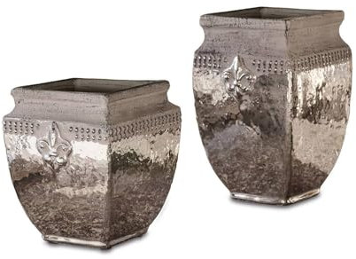 Loberon Übertopf 2er Set Arinsal, Elegantes Fleur-de-Lis-Motiv, teils glänzend lasiert, Zwei Größen, nostalgisches Design, Gartenzubehör, Pflanzgefäß, Terrakotta, Silber