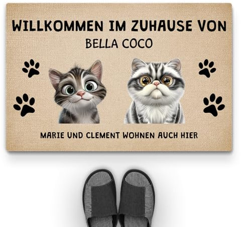 Geschenke - Personalisierte Fußmatte mit Namen - Willkommen bei Wohnen Auch Hier - 2 Katzen