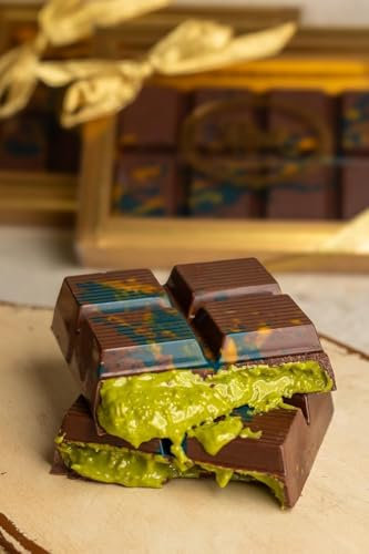Petek1942,Dubai Chocolate,Dubai Chocolate Bar Pistachio Knafeh,Dubai Kunefe Chocolate with Plenty of Kadayif,Viral Dubai Pistachio,Chocolate Bar 200 Gr - 0,44 Lb