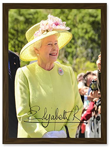 Artery8 The Queen In Yellow Elizabeth II Signature Photo Artwork Framed Wall Art Print A4