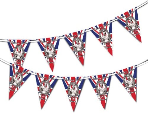 Queen Platinum Jubilee - Union Jack - Silver Text 70 Years - Full Flag Patriotic UK United Kingdom Themed Bunting Banner 15 Triangle flags National Royal decoration by PARTY DECOR