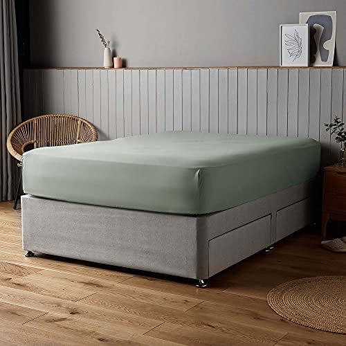 Silentnight Supersoft Natural Fitted Sheet - Cosy & Comfortable Delicate Touch - Luxurious Easy Care Microfibre with Elasticated Corners - Stylish & Modern Mattress Fitted Sheet, Single, Sage Green