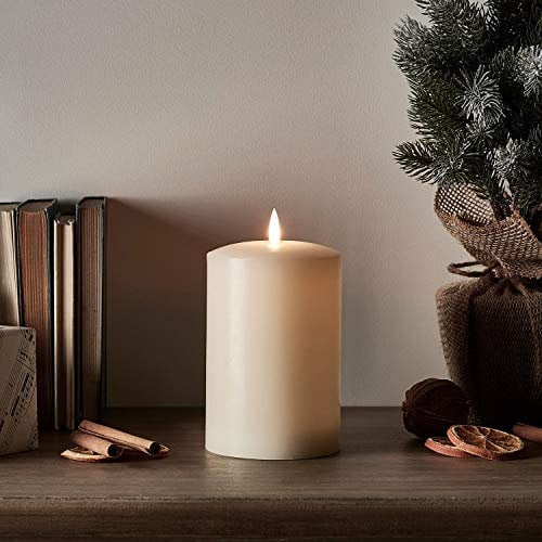 Lights4fun Small TruGlow® Chapel Candle Pillar Battery LED Flameless with Timer 15cm Real Ivory Wax