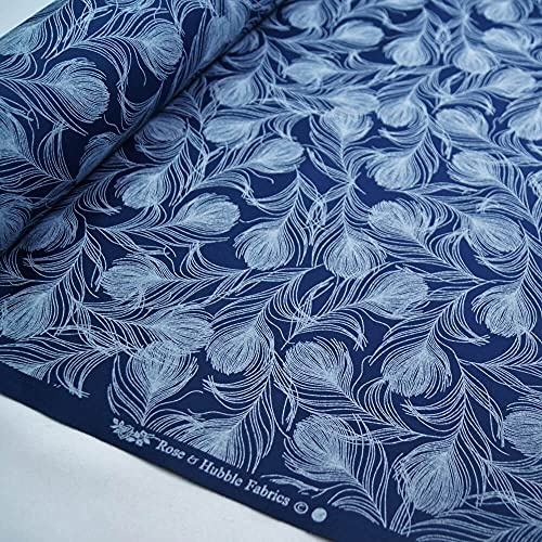Popelin-Stoff, 100 % Baumwolle, Rose & Hubble, seidig, Pfauenfedern, bedruckt, Marineblau (Preis pro Meter)