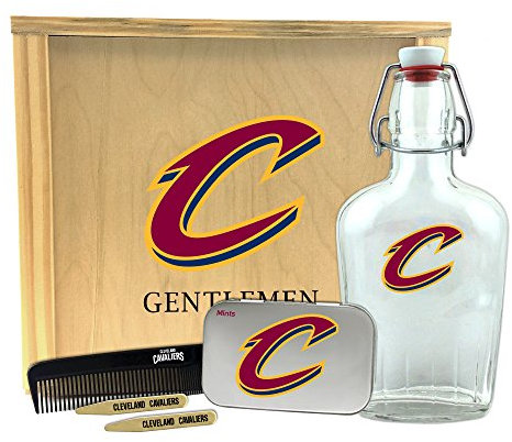 Worthy Promo Herren Toiletry Edition NBA Cleveland Cavaliers Gentlemen's Geschenkbox 250 ml Glas-Flasche, 2-Kragenstäbchen aus Messing, 1-große Minzdose, 1-Kamm, hautfarben, 10 x 9 x 3.75