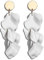 JeryWe Pendientes de Clip para Mujeres Niñas Pendientes de acrílico largo pétalo de rosa sin perforar clip Pendientes Boho Flor Exagerada Multicolor Declaración Floral Borla Pendientes Blanco