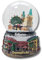 Schneekugel Souvenir | Weihnachtsmarkt Erfurt Domplatz | Reiseandenken mit detailreichem Motiv | 65 x 85 mm | Weihnachtsstimmung | 30075