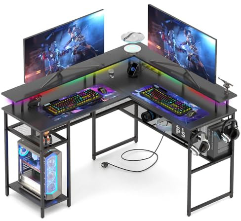 Mihtrov Bureau Gaming LED avec Prise électrique, 140x120cm Grande Table Gaming avec étagères de Rangement et Support d'écran