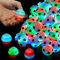 Piucrty Mitgebsel Kindergeburtstag Fussball Finger Spinner Leuchtspielzeug 12Pcs Gastgeschenke Fußball Fidget Ball Toys 4cm Give Away Kinder Kleinigkeiten Pinata Füllung Tombola Preise