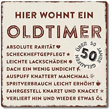 Interluxe Metallschild 20x20cm -Hier wohnt ein Oldtimer 50 - wetterfestes Schild zum 50. Geburtstag Geschenkidee für Papa, Opa, Freund, Kollege oder Nachbar