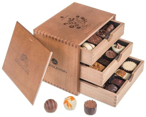 CHOCOLISSIMO - Pralinen Geschenk - Schokolade Geschenk - mit Alkohol - 30 edle Pralinen in Holzbox mit Blumenmotiv - Geburtstag Geschenk für Frauen, Mama, Freundin, Oma - Valentinstag, Renteneintritt