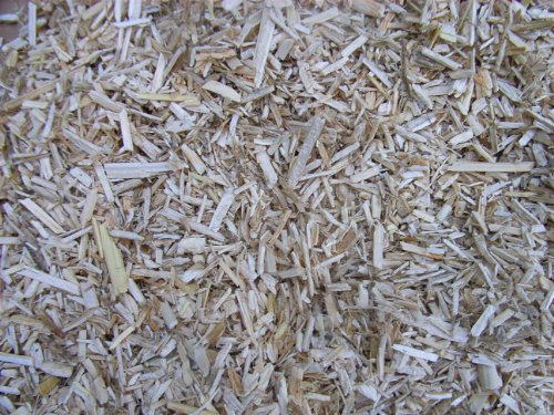 pemmiproducts Mulch Schäben aus 100% Hanf, 90 Liter (EUR 0,21/Liter), Hanfeinstreu, Einstreu als Unkrautschutz, Winterschutz, Pflanzenschutz, Schneckenschutz, 100% biologisch abbaubar