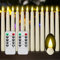 PILLOBOX Led Stabkerzen mit Timerfunktion, 12 Stück Flammenlose Tafelkerzen mit Fernbedienung, 25 cm Kunststoff Elektrische Kerzen für Weihnachten, Hochzeit und Home Decor (Elfenbeinfarben)