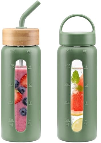HYDRAGLAZIC 600ML Trinkflasche aus Glas, Glasflasche mit 2 Deckeln und Strohhalm, Auslaufsichere Wasserflasche mit Zeitmarkierung und Messskala, BPA-Frei, für Büro & Fitness, Oliv