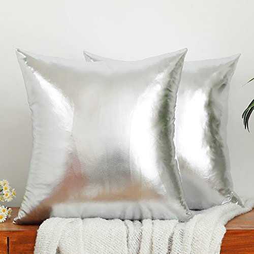 LiiZee 2 Stück Silber Throw Pillow Covers Dekorative Moderne Metallic Glänzend Kissenbezug Kunstleder Weich Quadratisch Kissenbezug für Sofa/Bett/Party, 50,8 x 50,8 cm