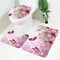 Bad Teppiche Set Schmetterling Rosa Blume Badezimmerteppich Waschbar WC Vorleger mit Ausschnitt und WC Deckelbezug 3 Teilig Badematte rutschfest Toilettensitzbezug Badgarnitur 45x75 cm