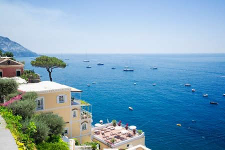 Acryl-Bild 50 x 30 cm: Blick auf die Stadt Positano im Sommer - alter italienischer Ferienort, Italien (167561565)