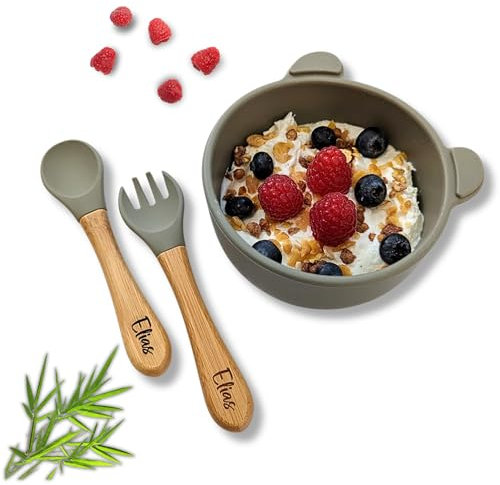 C|UTE – Kindergeschirr personalisiert mit Namen | Schüssel mit Saugnapf & Kinderbesteck (Esslernlöffel, Gabel) graviert | BPA-frei | Geschenk Babygeschirr ab 12 Monate (Grau/Khaki, ohne Lätzchen)