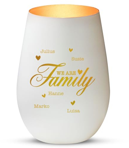 Love Faith personalisiertes Windlicht - We Are Family - Weiß/Gold | Stimmungsvolles Teelichtglas - Graviere Namen - Schönes Geschenk für die Familie zu Geburtstag & Weihnachten