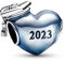 PANDORA Moments Blaues Schulabschluss 2023 Herz-Charm Moments Collection, kompatibel Moments Armbändern, 792590C01