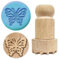 OLYCRAFT Holzstempel 2.7cm Runder Stempel Mit Schmetterlingsmotiv Holzstempel Aus Ton Runder Holzstempel Natürlicher Holzstempel Runde Töpferstempel Kleiner Stempel Für Die Kartengestaltung