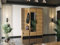 KIER FURNITURE Garderobe mit Sitzfläche Dior13 - Dekorative Elegante Leisten - Kleiderschrank aus Laminierter Spanplatte - Höhe 205 cm - 158x205x39 cm Eiche Craft Gold