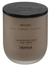 blomus Duftkerze -TUOKSU- | Farbe Coffee | Größe S | Duft Wood | Aus Glas und MDF; Für eine angenehme Duftatmosphäre; Ø 7,5 x H 8,6 cm