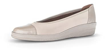 Petunia Womens Accent Low Heeled Pumps
