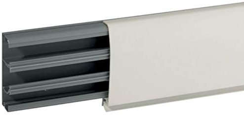 Bocchiotti Canalina a tre scomparti a battiscopa Stecca da 2 metri Portacavi B09650 Coprifili per cablaggio 81.5 x 22 mm