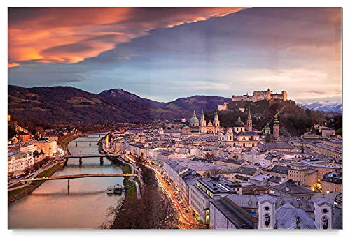 EIN imposantes Glas-Bild, Skyline nachts 150x100cm groß dargestellt. Mit 8mm stärke setzt Sich das Acrylglasverbund-Bild, Salzburg durch die unsichtbare Befestigung schwebend von der Wand ab