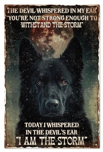 WADORN Lustiges Blechschild Mit Schwarzem Hund, 20x30cm 'The Devil Whispered In My Ear I Am The Storm' Blechschilder Vintage Mit Personalisierten Zitaten Poster Wandkunst Für Zuhause Büro Wohnzimmer