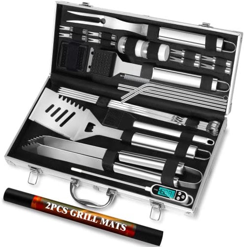 ROMANTICIST Set di utensili per barbecue da 30 pezzi per uomo papà, set di utensili per griglia in acciaio inossidabile, kit di accessori per grigliate con tappetini in custodia in alluminio argento