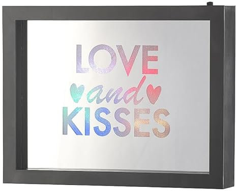 infactory Wandspiegel: Deko-Spiegel mit Glitzerschrift Love and Kisses und LED-Beleuchtung (Deko-Spiegel modern, Spiegel Deko Wand, Geschenk Damen)