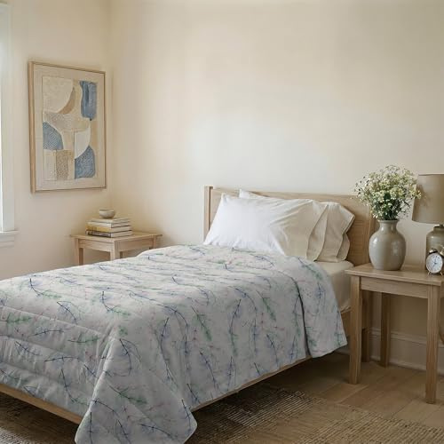 Leichte Steppdecke & Übergangsdecke Karma 160x240 cm - Bügelfreie Mikrofaser Tagesdecke 100g für Einzelbett - Sommer & Frühling Decke - Bouquet Blu