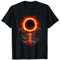 Schwarze Sonnenfinsternis bei Sonnenuntergang am Stein Meer T-Shirt
