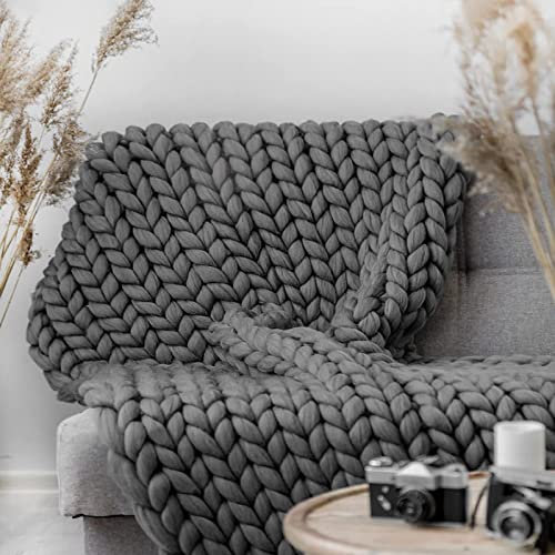 VanderHOME Decke Gestrickte Super Weiche Kuscheldecke Handgefertigt Grobe Strickdecke Grobstrick Decke Gestrickte Decke Wolldecke Couchdecke Flauschige weihnachtsdeko (Dunkelgrau,100×100cm)