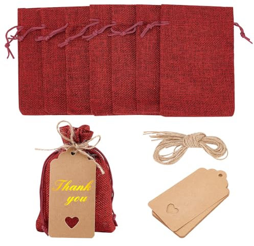NBEADS 10 Stück Jute Kordelzug Geschenktüten, Rote Sackleinen Verpackungsbeutel Schmuckbeutel Geschenkverpackungsbeutel Mit Kraft Tags Jute Schnur Für Weihnachten Hochzeit Gastgeschenke, 13.5x9.5 cm